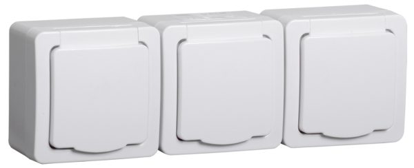 Iek germes plus Бел Розетка 3 мест. 6мод. в сборе с корпусом с З/К откр. уст ки16А 220 250В с крышко