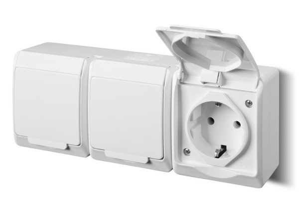 Iek germes plus Бел Розетка 3 мест. 6мод. в сборе с корпусом с З/К откр. уст ки16А 220 250В с крышко